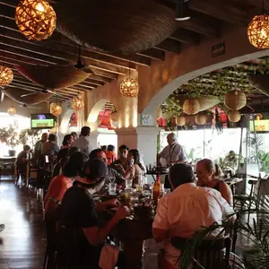 Carlitos Grill and Garden Cuernavaca 3