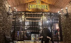 La Enterradora Fonda Restaurant Bar Guarne