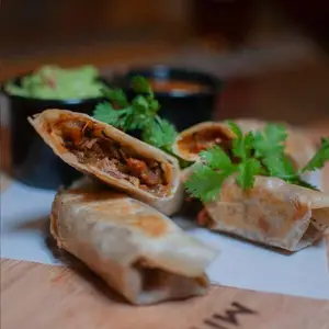 Mitos Mezcaleria y Restaurante Ensenada 8