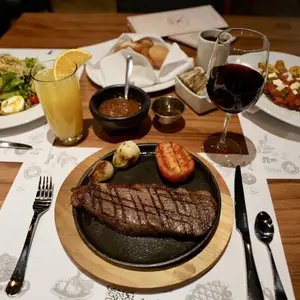 Federico's Cabreria Grill & Pizza Reforma  9