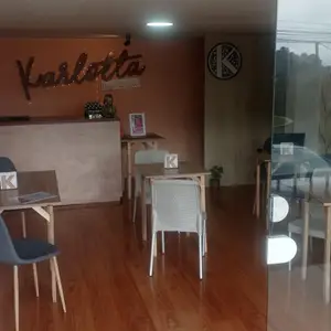Karlotta Pizza Rústica Manizales 2