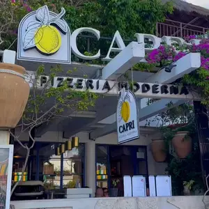 Capri Pizzeria Moderna Cancún 3
