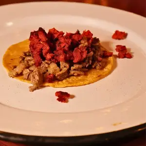 Carbón Tacos y Miches Cancún 5