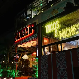 Carbón Tacos y Miches Cancún 9