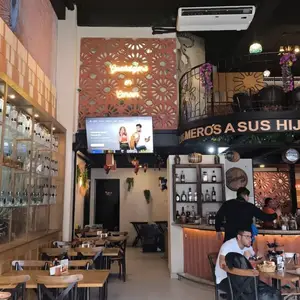 Los Meros de Jalisco Suc. Av. Huayacán 6