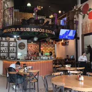 Los Meros de Jalisco Suc. Av. Huayacán 7