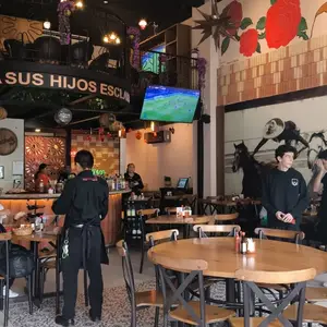 Los Meros de Jalisco Suc. Av. Huayacán 8