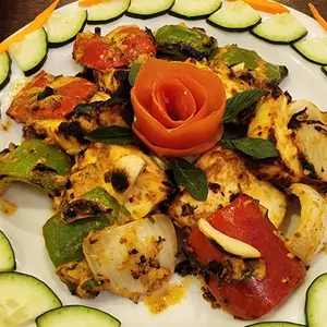 Dawat Indian Restaurant Nápoles 9