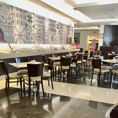 Restaurante Liverpool Monterrey Cumbres - foto 1