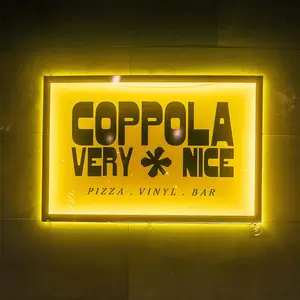 Coppola Pizza Vinyl Bar Puebla 6