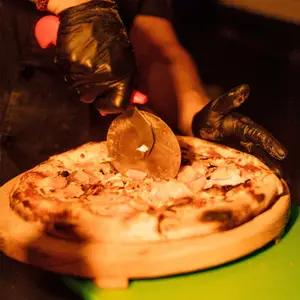 Coppola Pizza Vinyl Bar Puebla 3