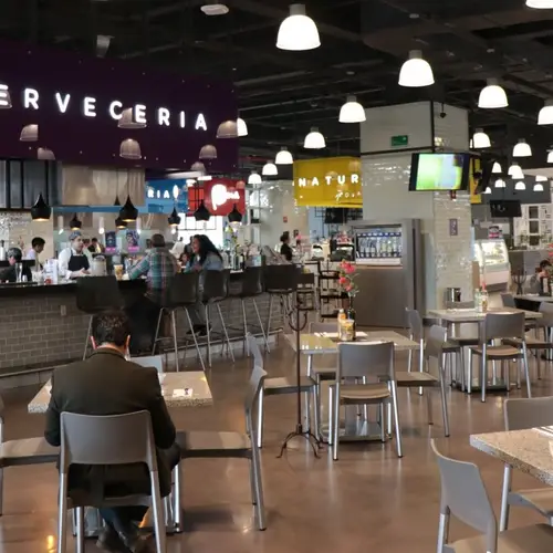 Restaurante Liverpool Satelite - foto 1