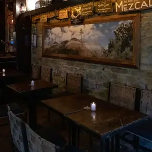 La Clandestina Mezcaleria Condesa 5