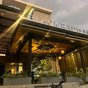 Black Radissh Guadalajara 1