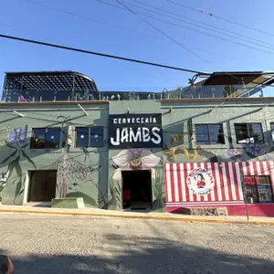 Cervecería James Bernal 5