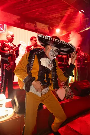 Dos Santos Cantina Medellín 1
