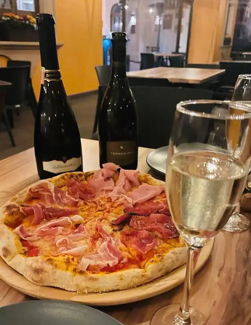 Oliva pizza a la leña Morelia - foto 4